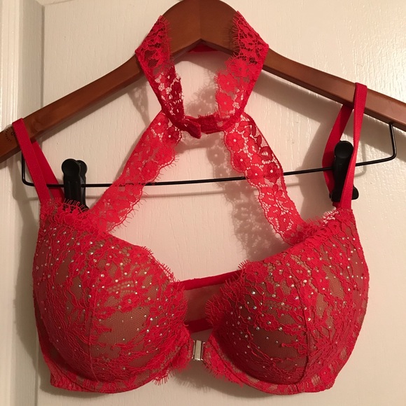 COPY - Sexy red Victoria Secret bra - Picture 1 of 3
